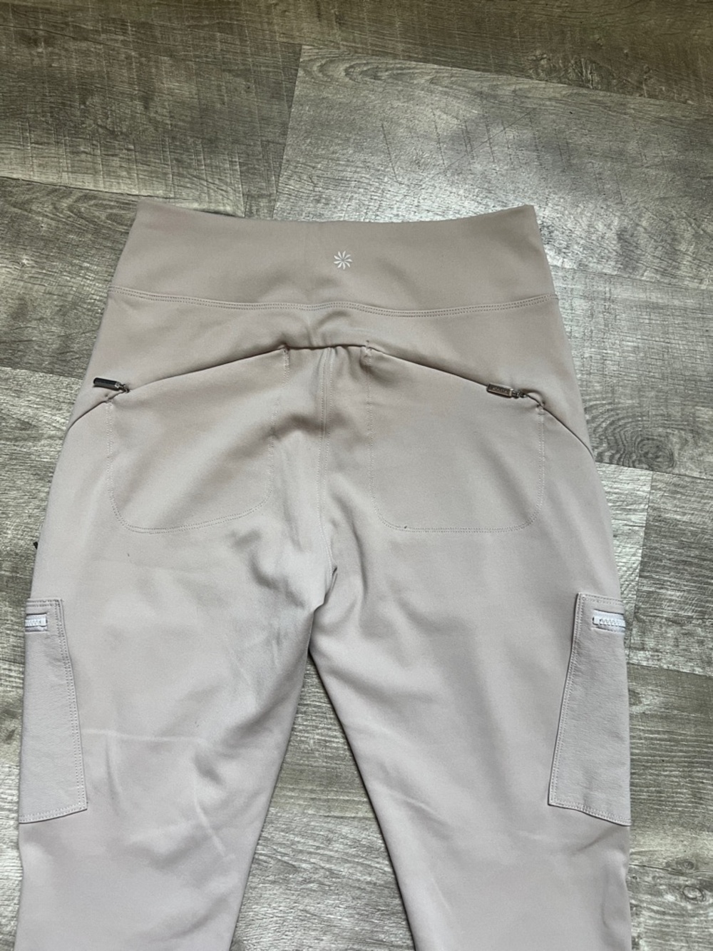Athleta Headlands Hybrid High Rise Cargo Legging - Picture 11 of 15